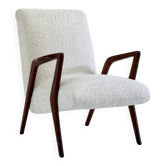 Italian mid-century lounge chair in cherry wood with white bouclé