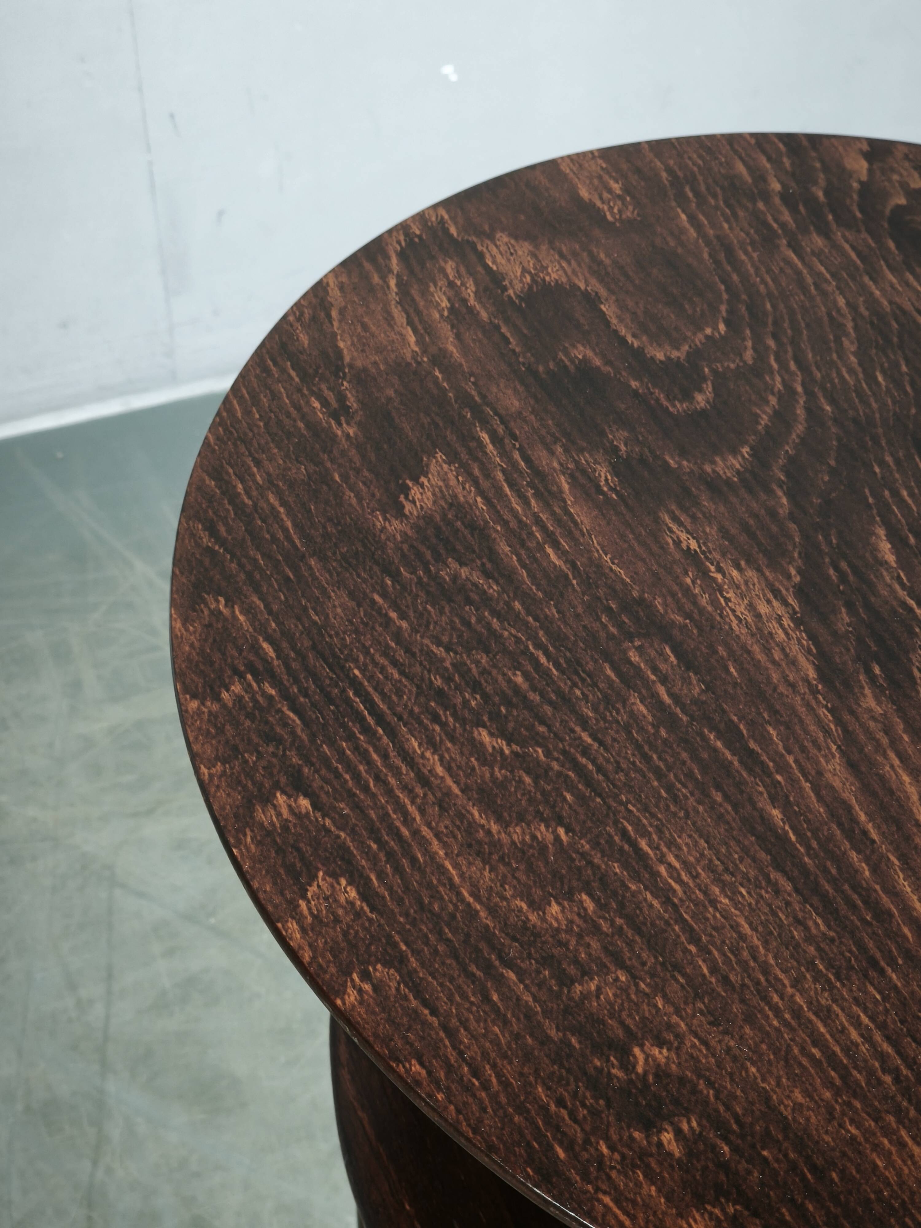 Table ovale de Josef Hoffmann pour Jacob & Josef Kohn, Vienne, vers 1900