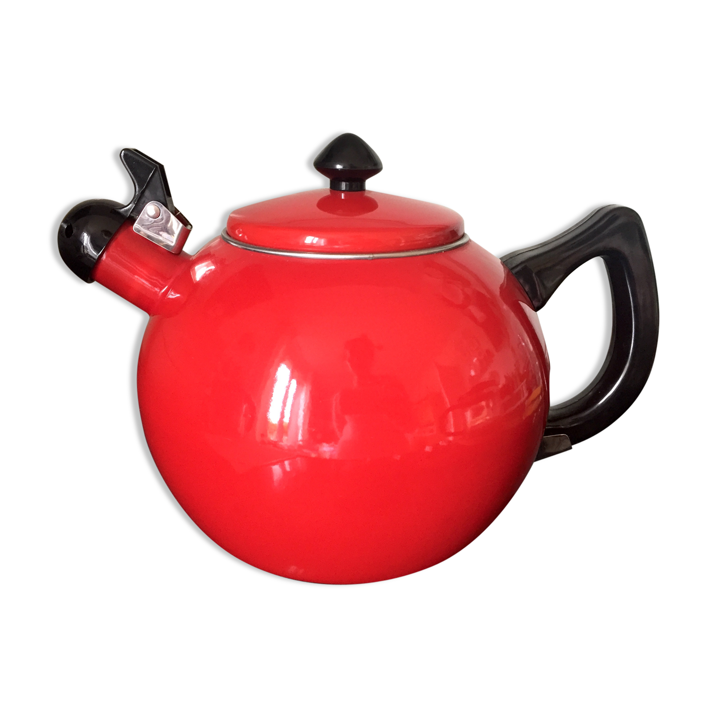 Kettle metal red years 1970