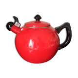 Kettle metal red years 1970