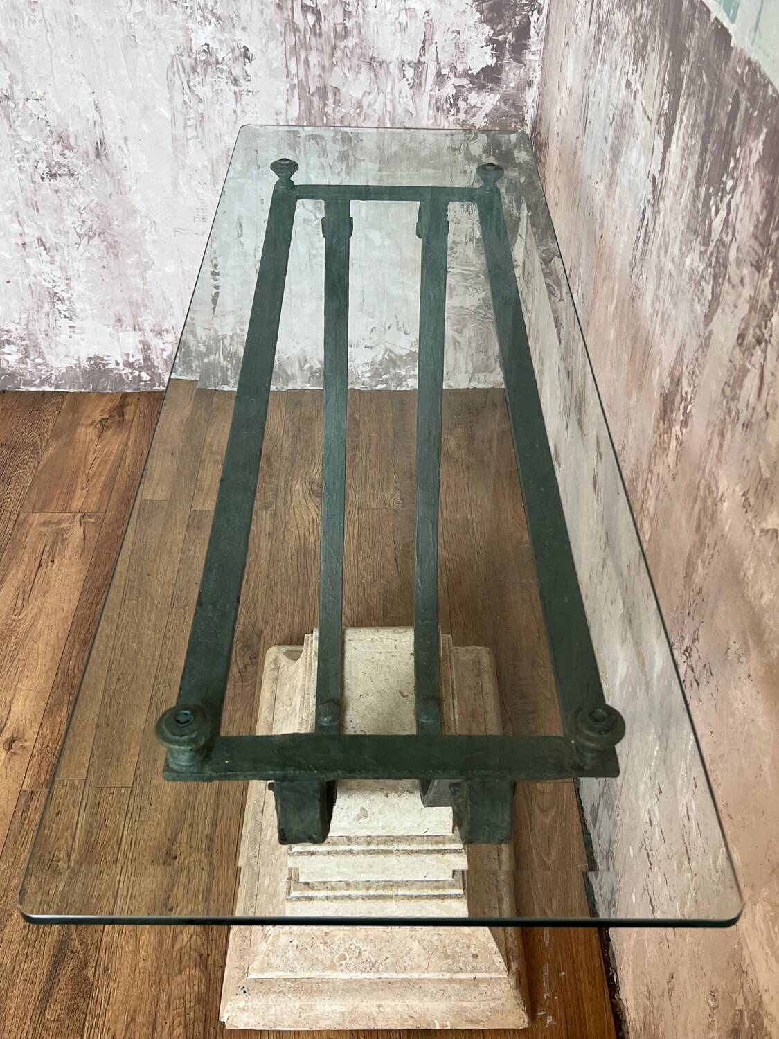 Console in glass and antique patinated metal