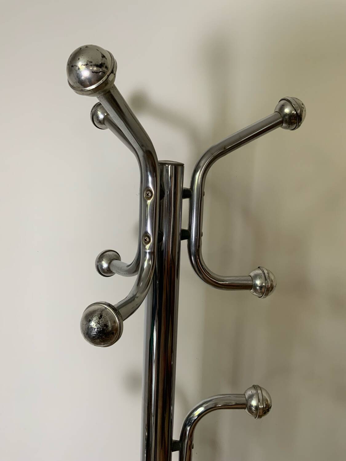 Freestanding coat rack