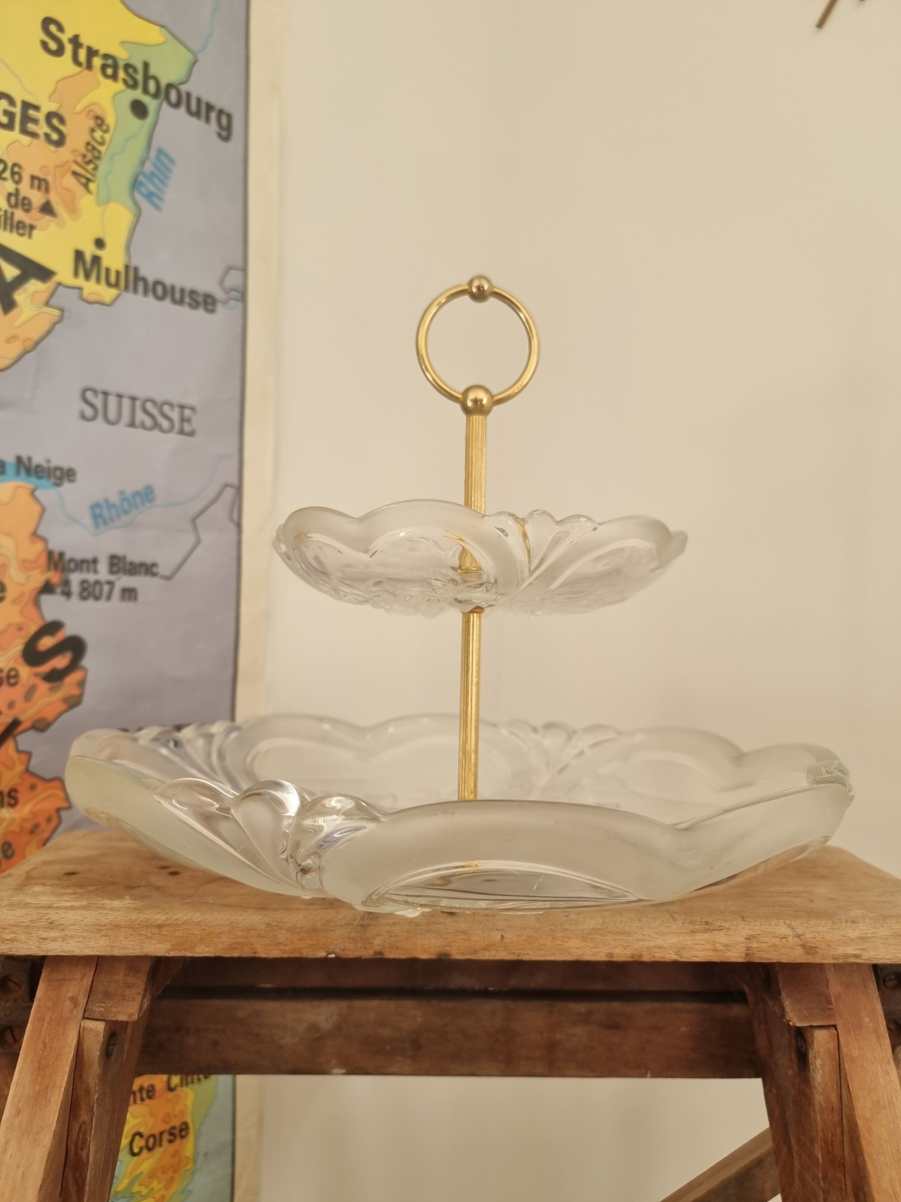 Vintage servant dish