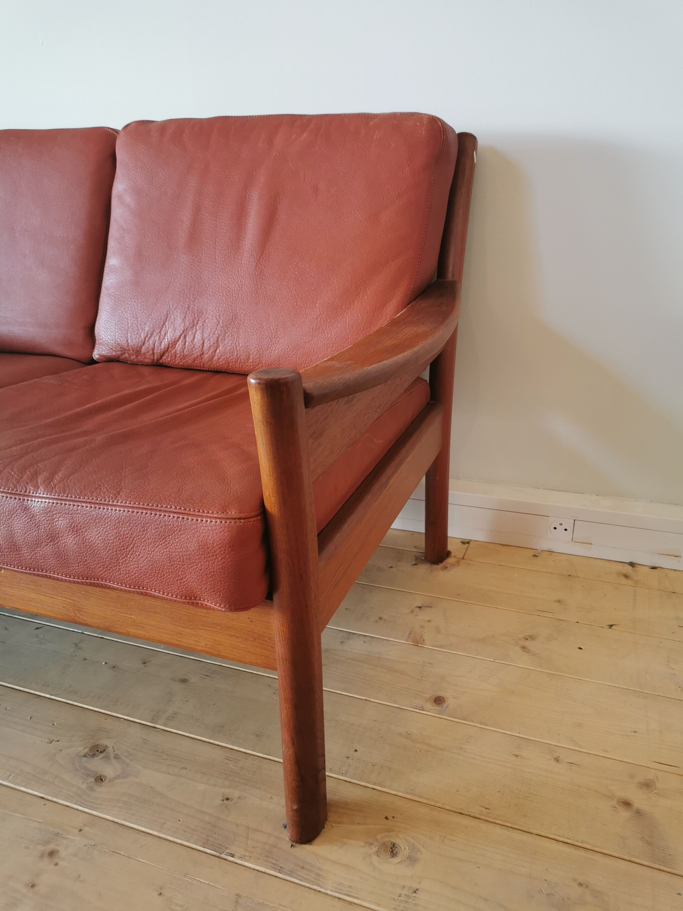Dyrlund leather sofa from the 60s