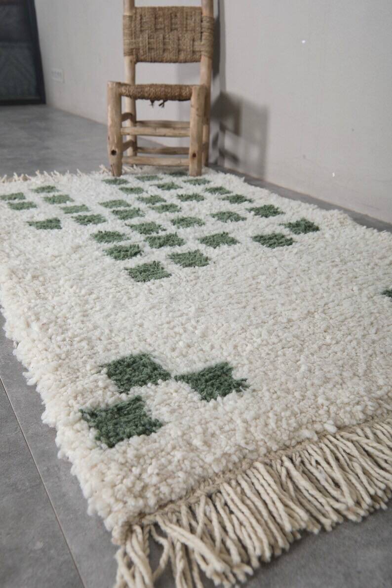 Traditional handmade pure wool rug, size 150 x 250 cm