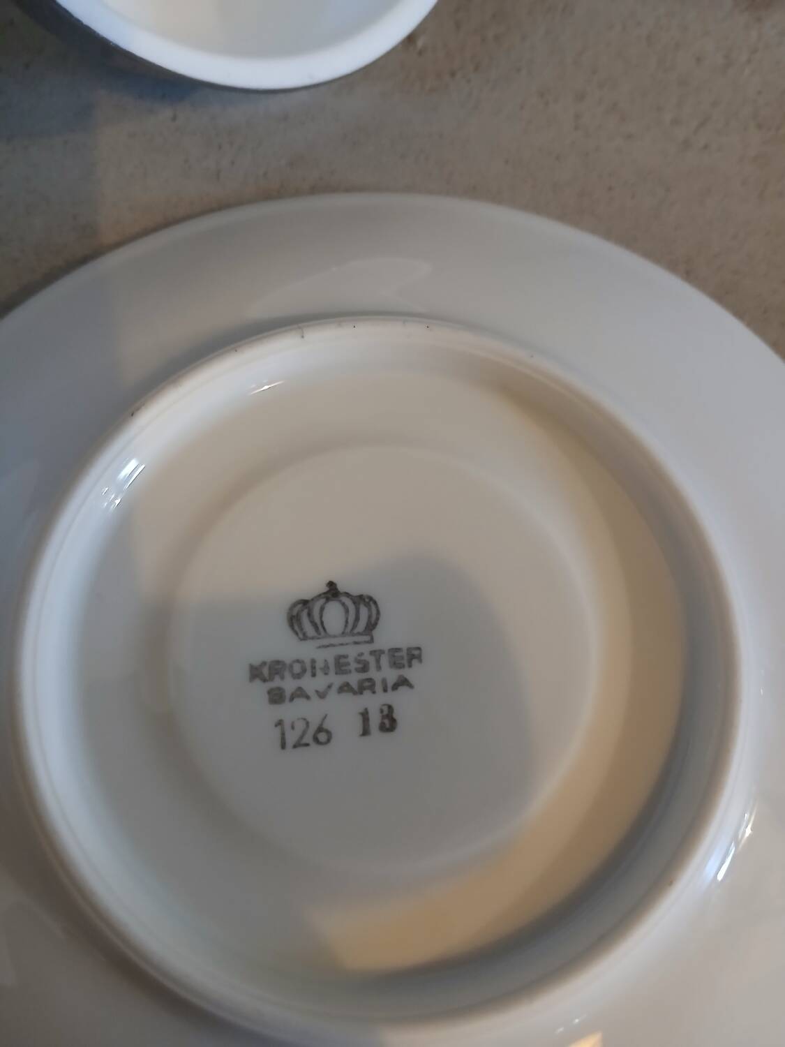 Individual porcelain butter dish