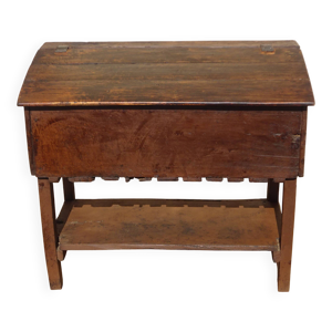 ancien égouttoir, coffre,