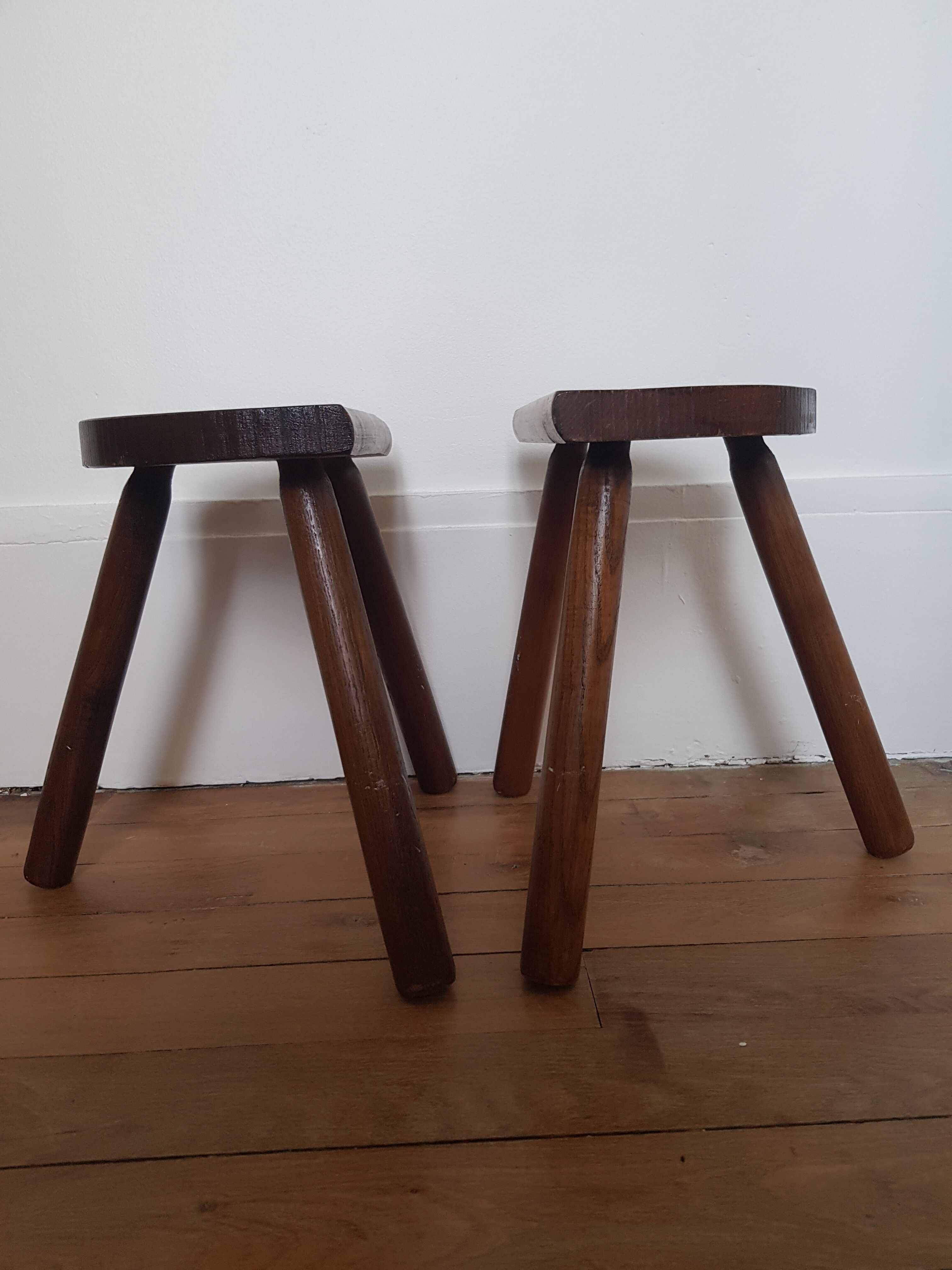 Set of 2 tripod stools