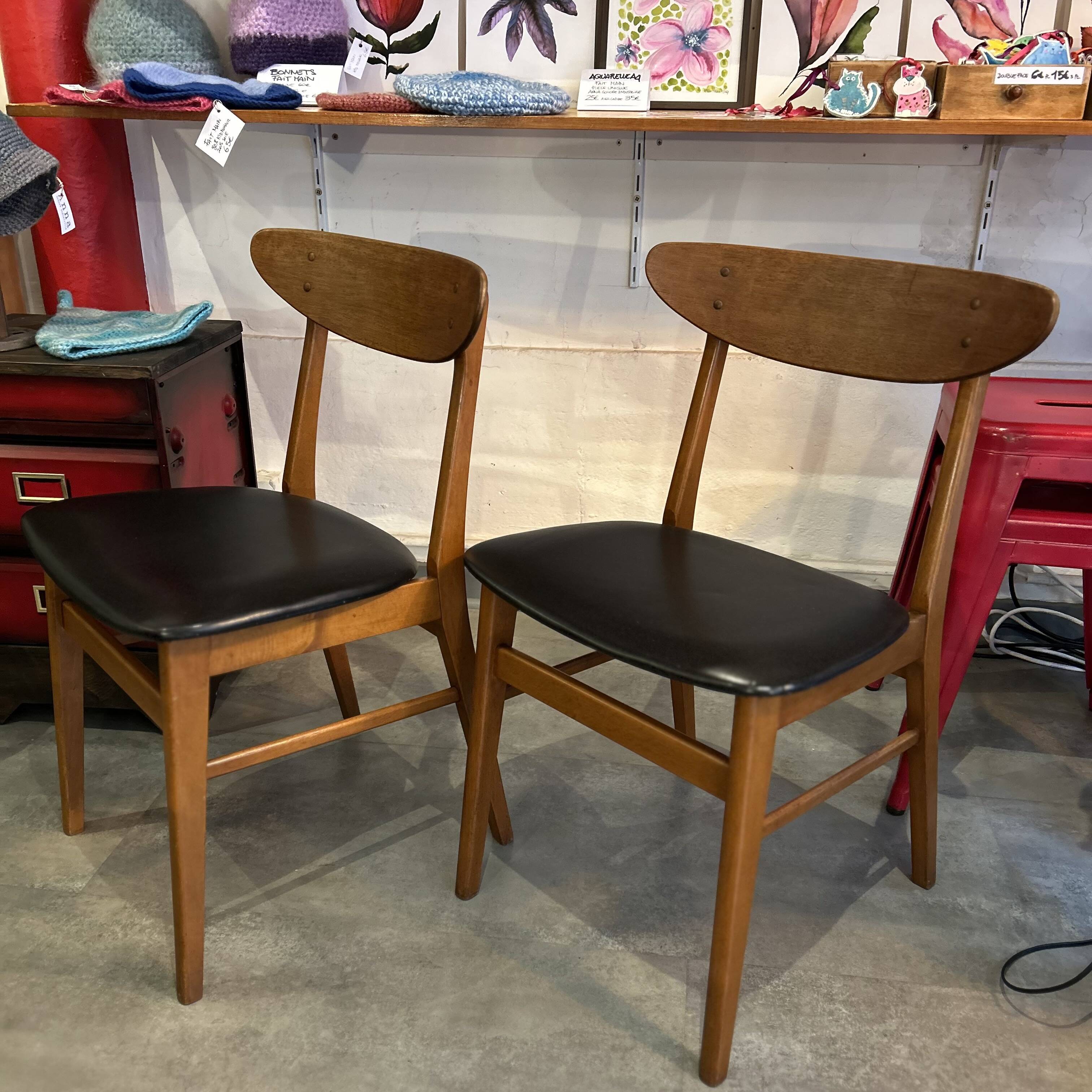 Pair of Danish Scandinavian chairs from the 1960s
