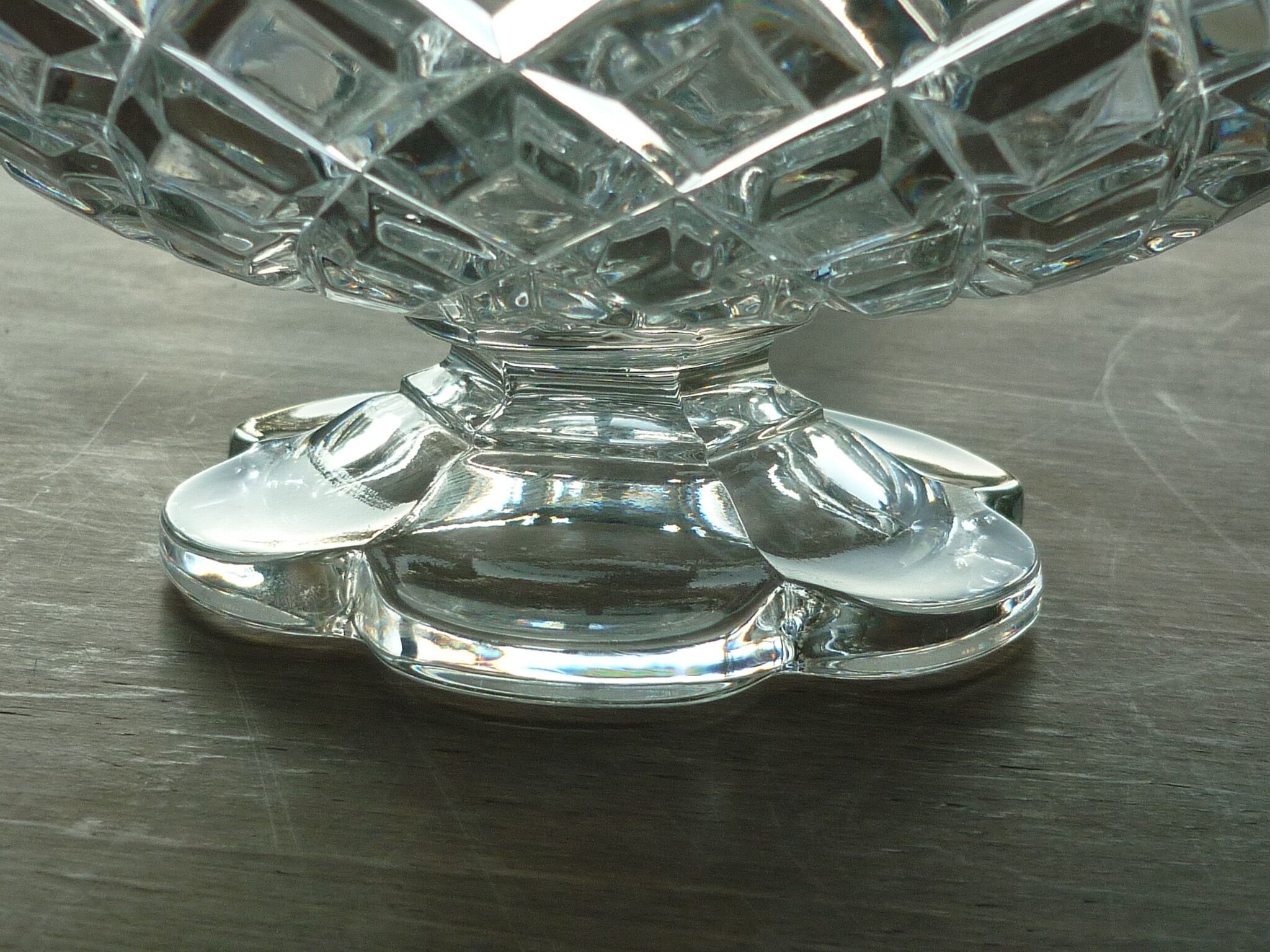 Cut on crystal piedouche signed Baccarat