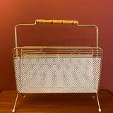 Newspaper rack