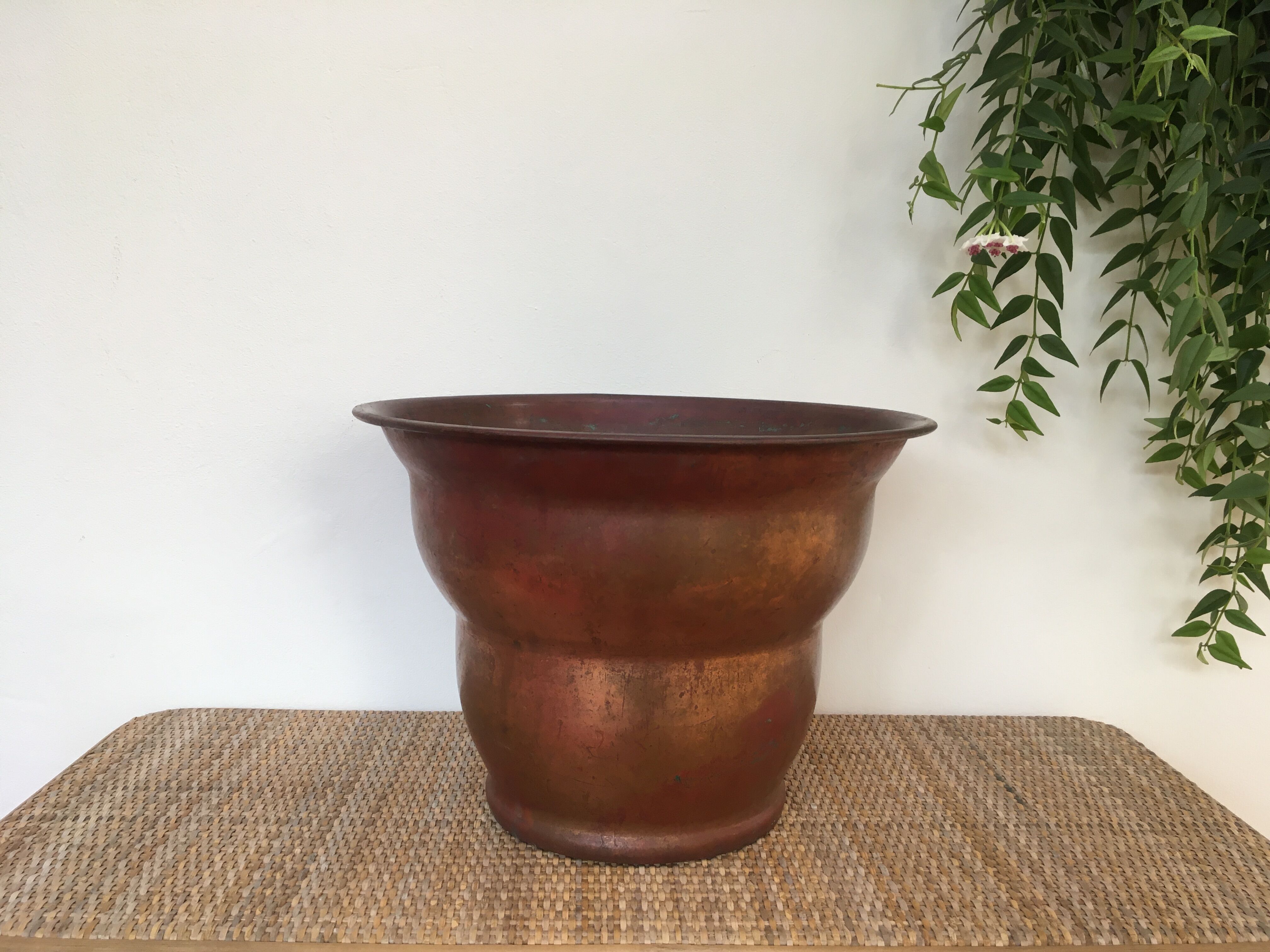 Cache-pot ancien en cuivre