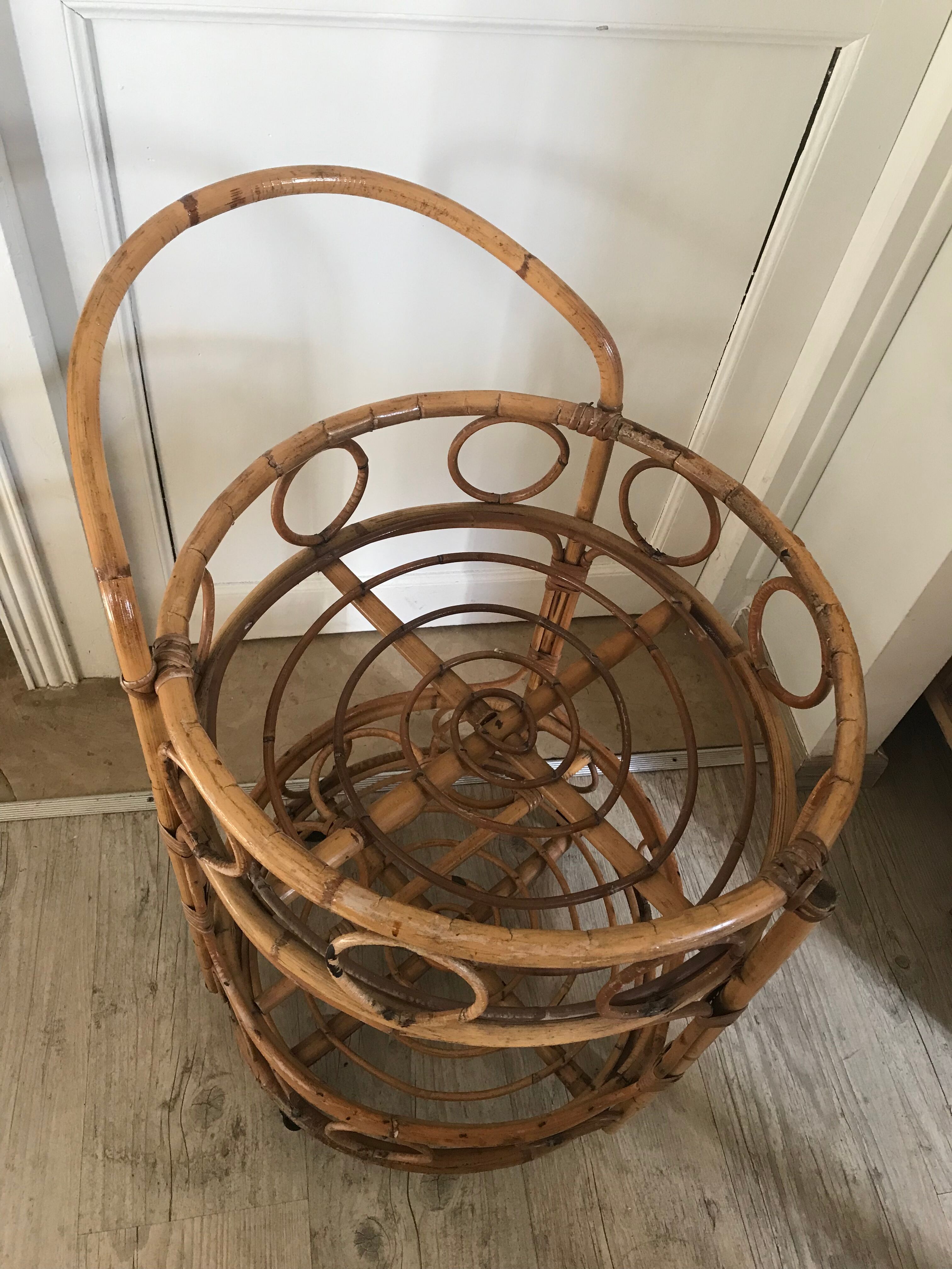 Vintage rattan and roller service
