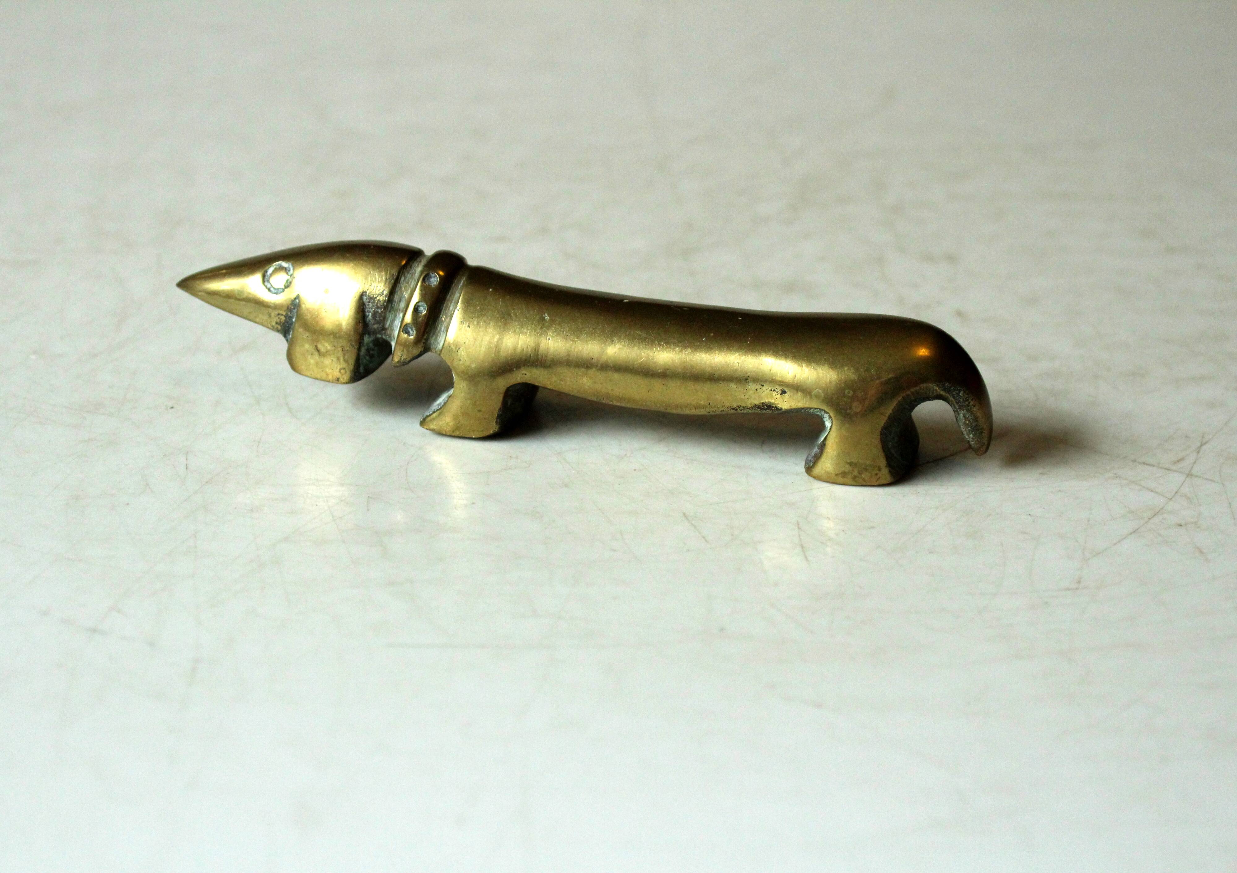 Brass dog paperweight, vintage from the 1970s