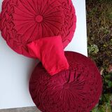 Round velvet cushion