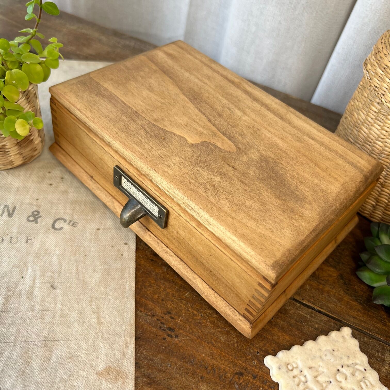 Art deco cigarette dispenser box