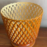 Cache pot en plastique