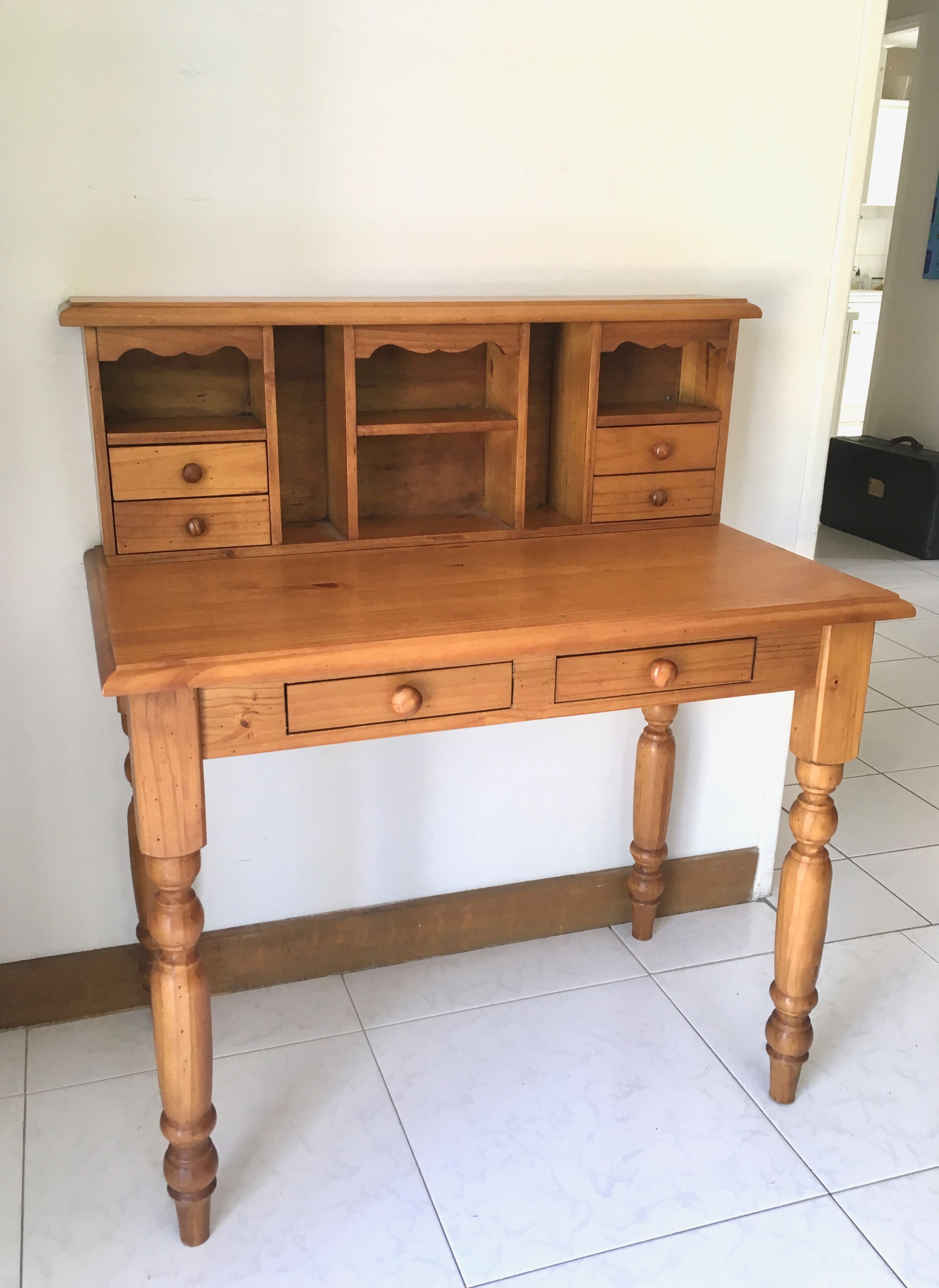 Bureau de chambre d’hôtel vintage