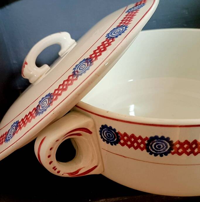 Saint-Amand tureen