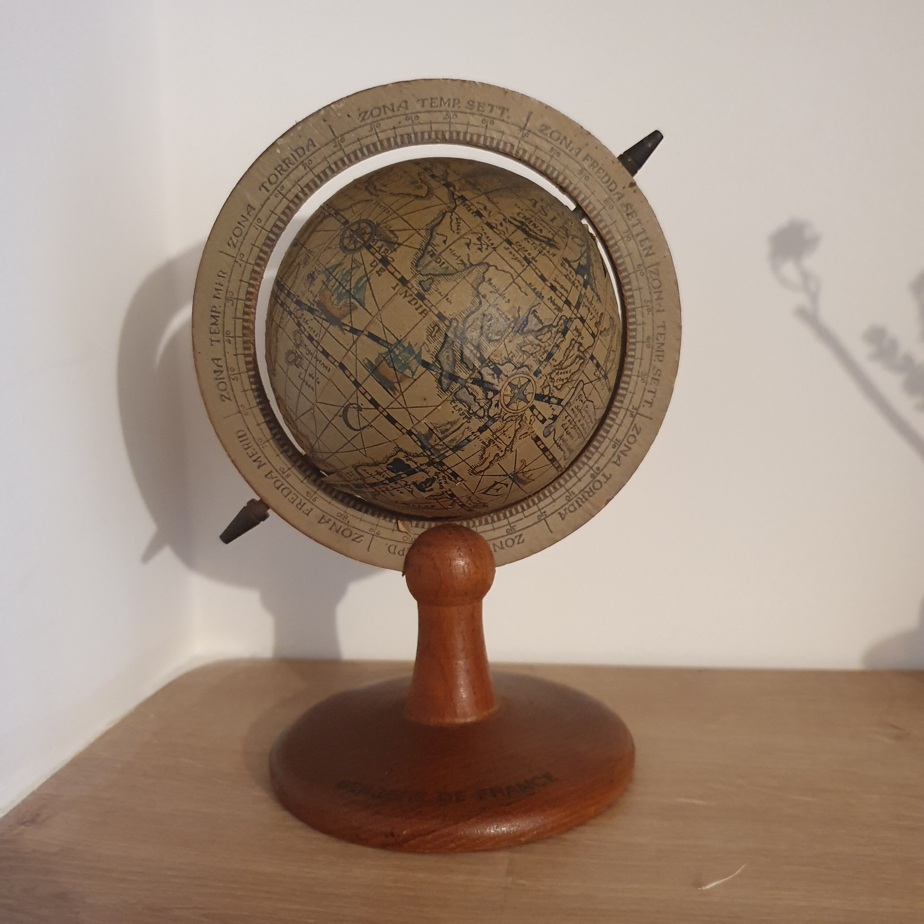 Globe terrestre vintage