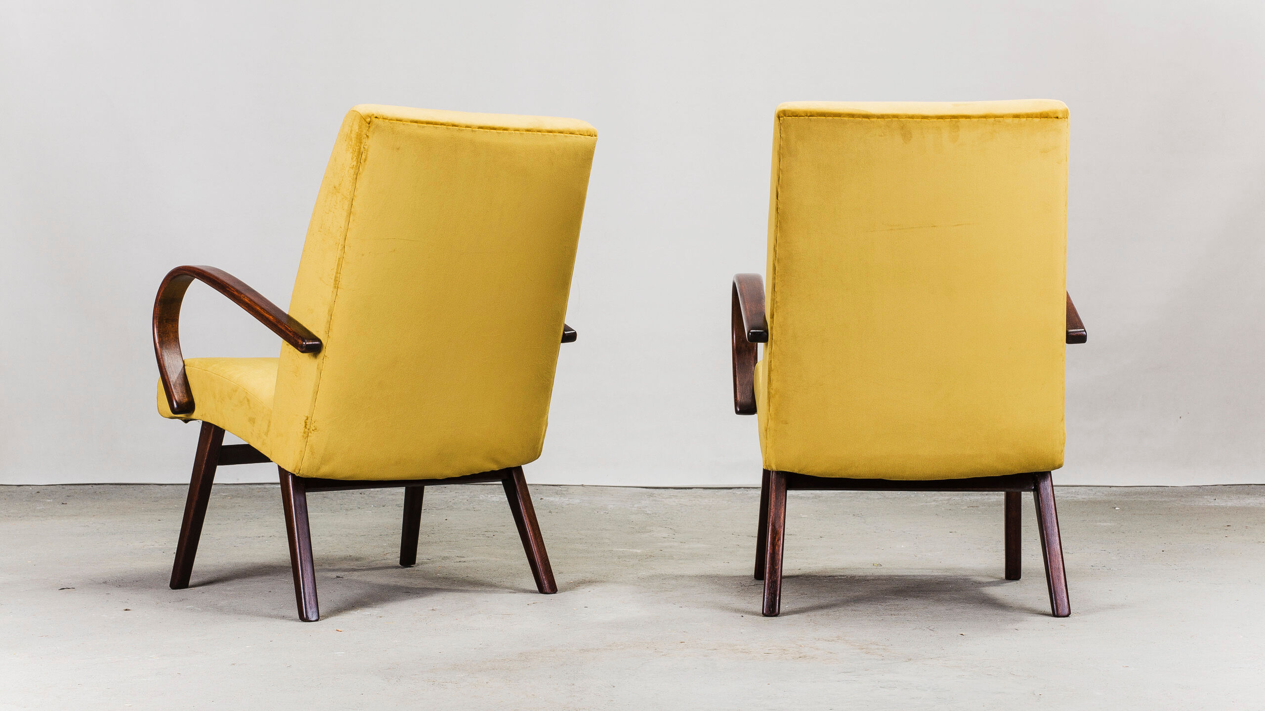 Armchairs by Jaroslav Smidek for Ton, 1960