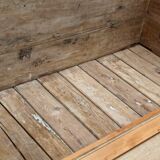 Old wooden chest, dovetail assembly