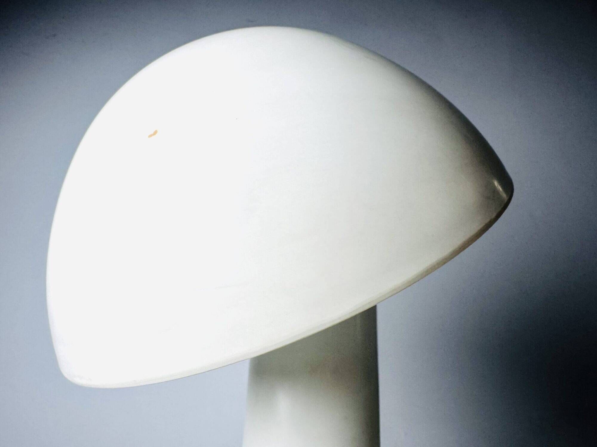 Model 685 ‘Elmetto’ Table Lamp In White Abs By Elio Martinelli For Martinelli Luce, Italy 1970S