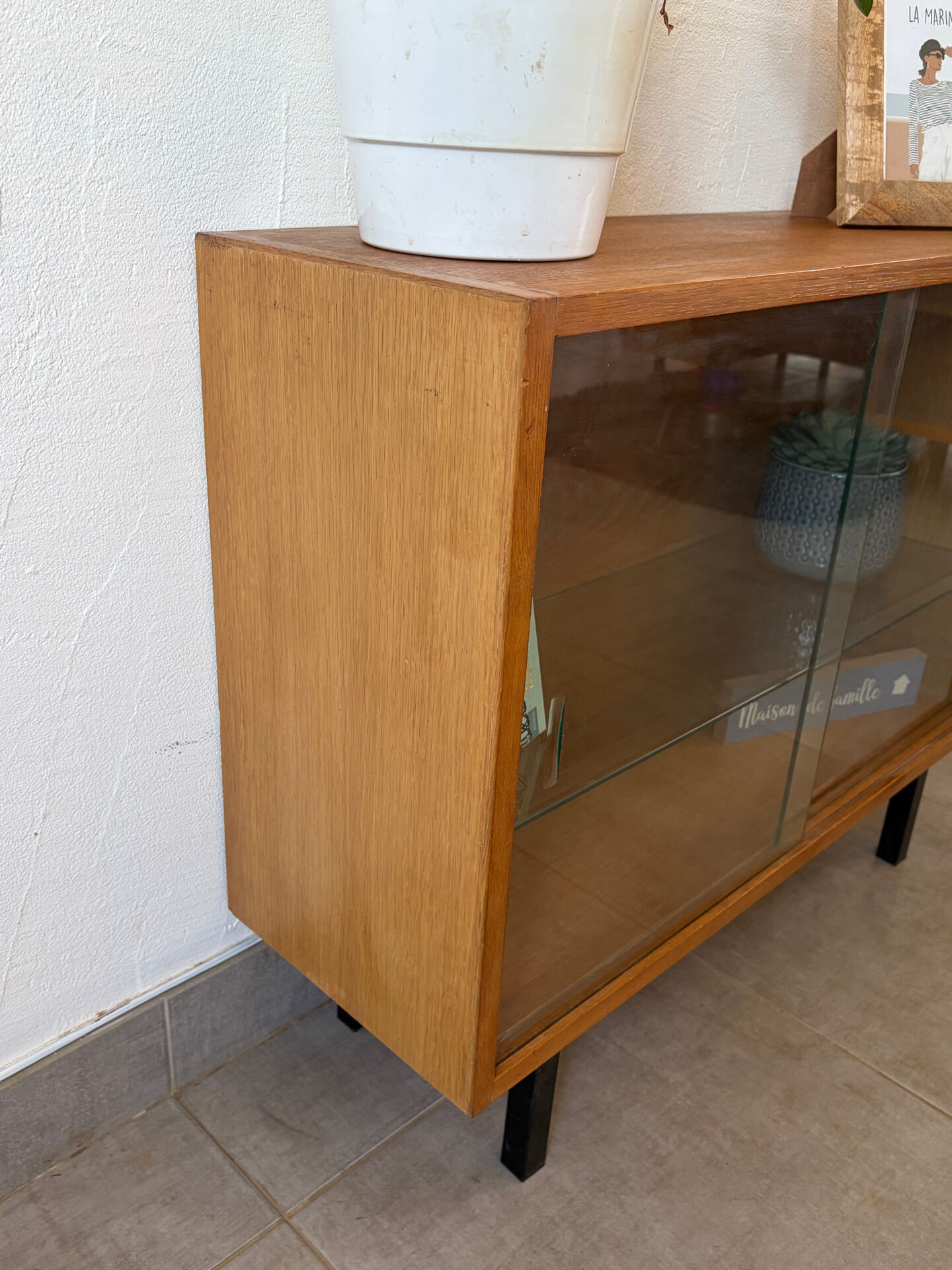 Vintage display cabinet/TV unit from the 1960s.