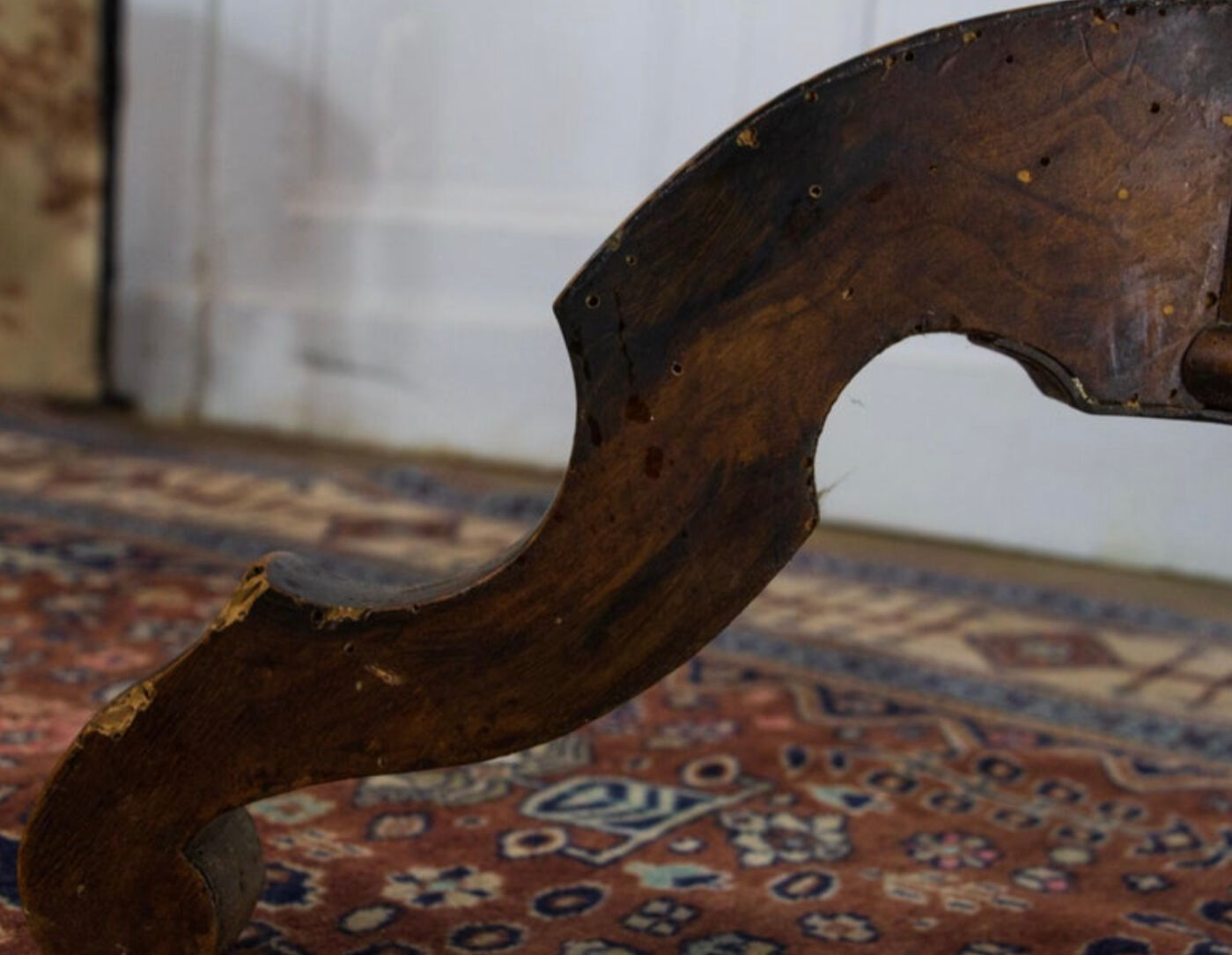 Tripod pedestal table in marquetry and mixed wood, Italy, 19th century
