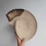 Japanese artisanal vintage cut in beige and gilded bronze ceramic in the shape of a snail shell