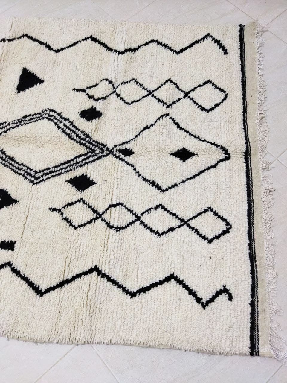 Tapis marocain en laine berbère 237 x 140cm