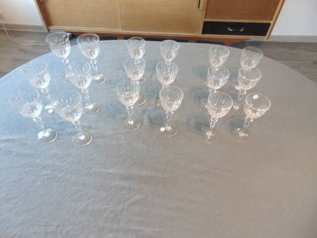 Service de 18 verres en cristal de Lorraine