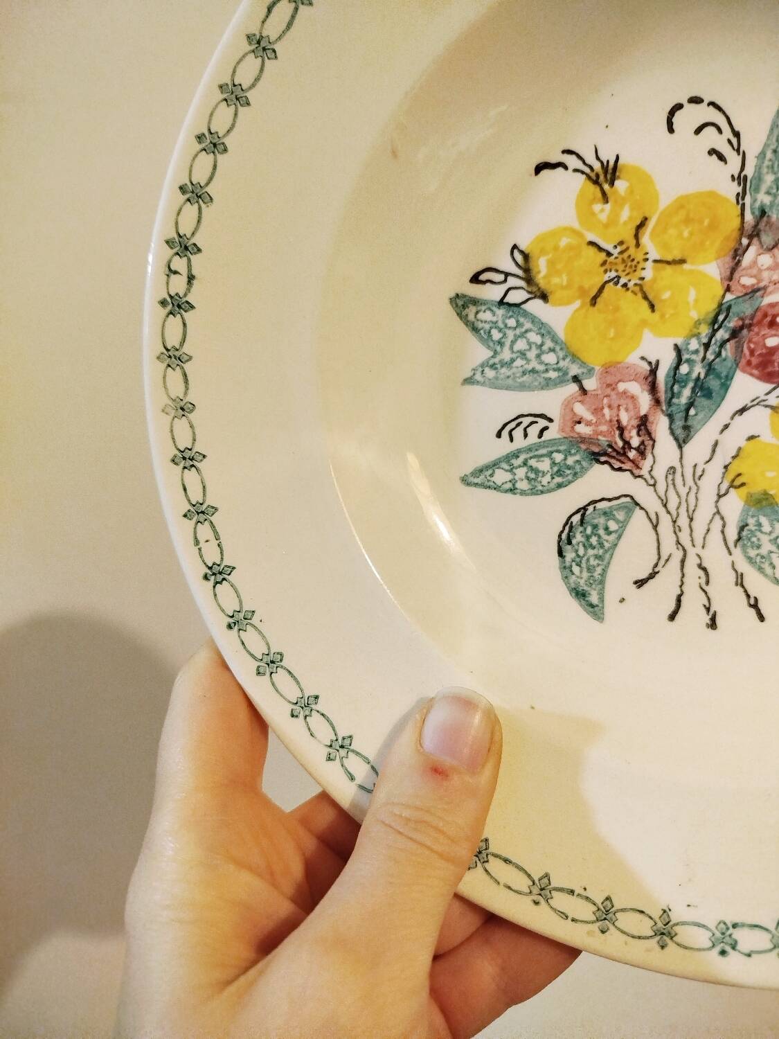 8 Digoin Sarreguemines plates