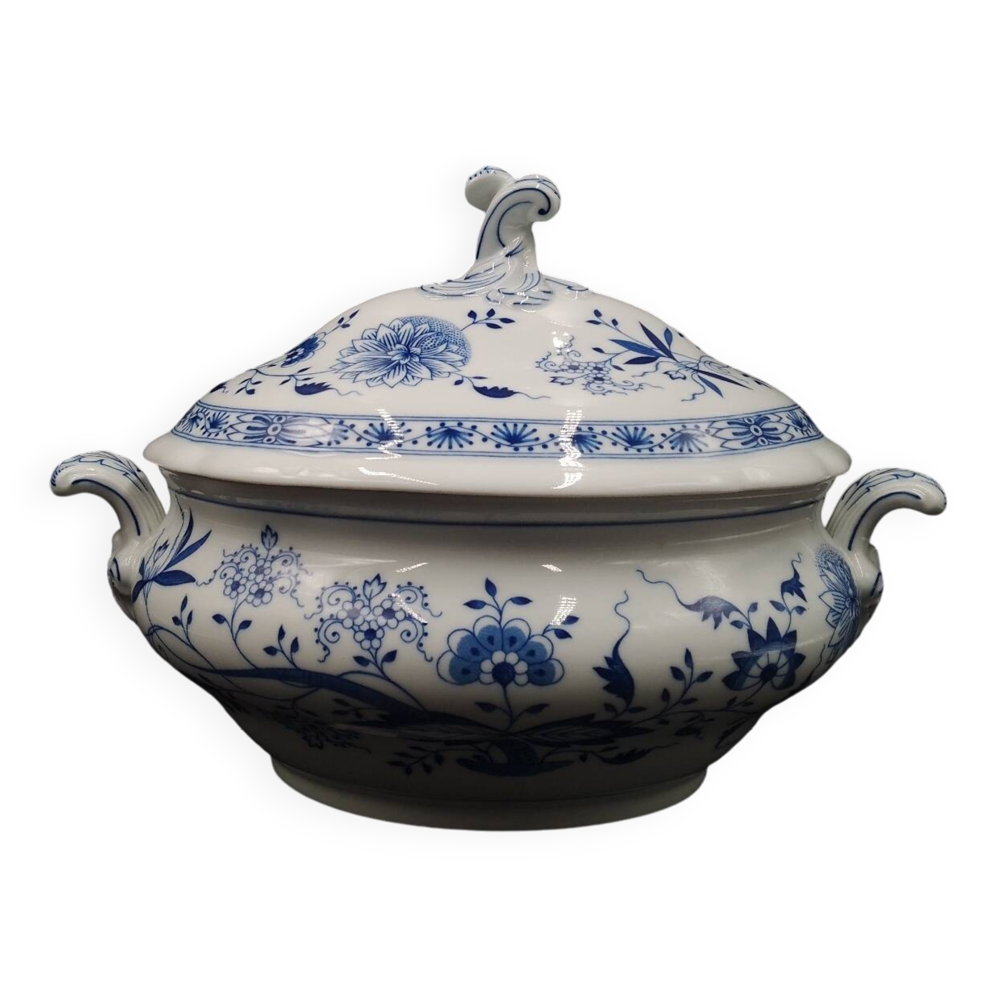 Soup Tureen with Lid Hutschenreuther Blue Onion Decor Porcelain, 3.5 L circa 1930 Made in Germany