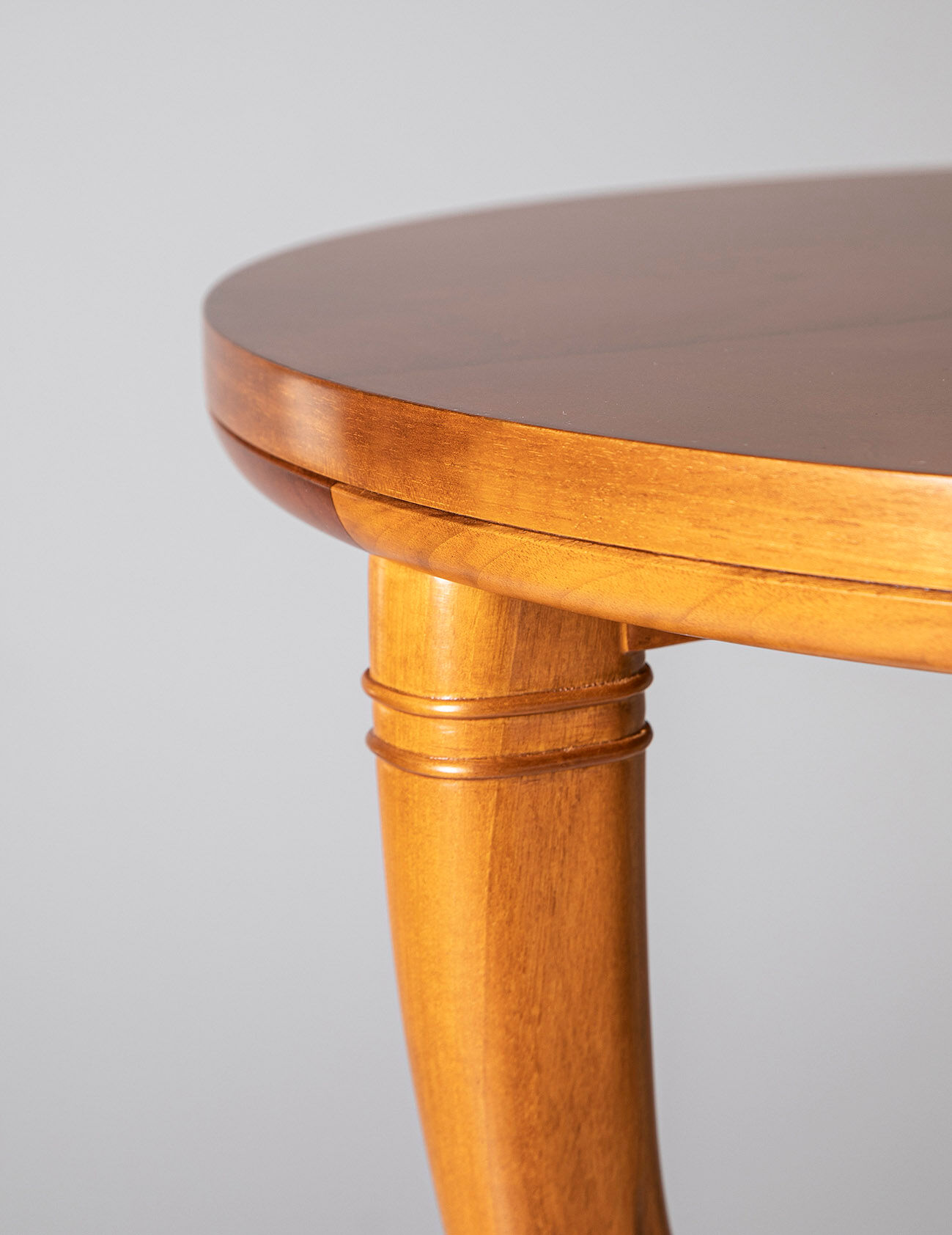 Trapeza table - ancient greek