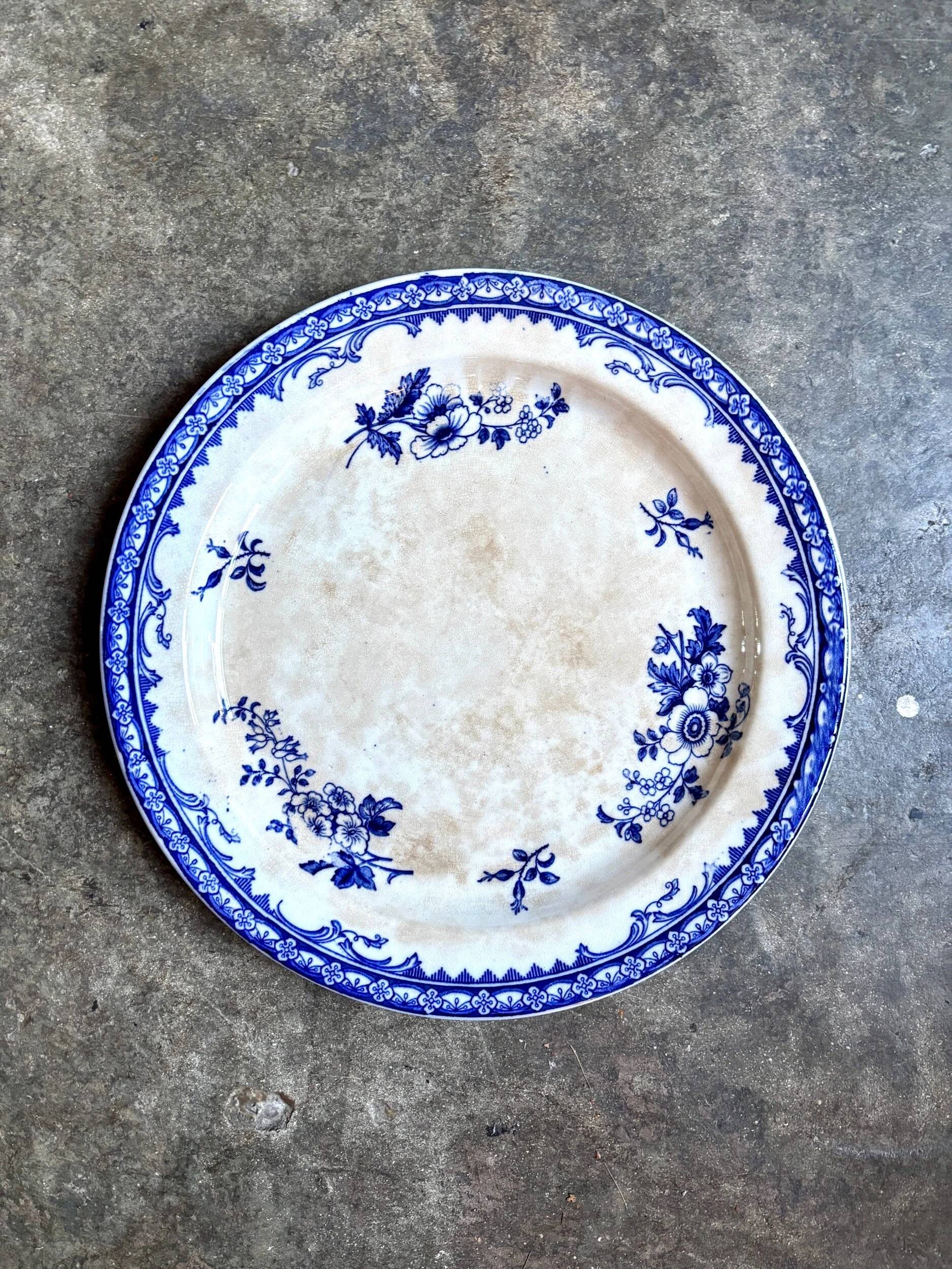 Large round Staffordshire blue ironstone dish