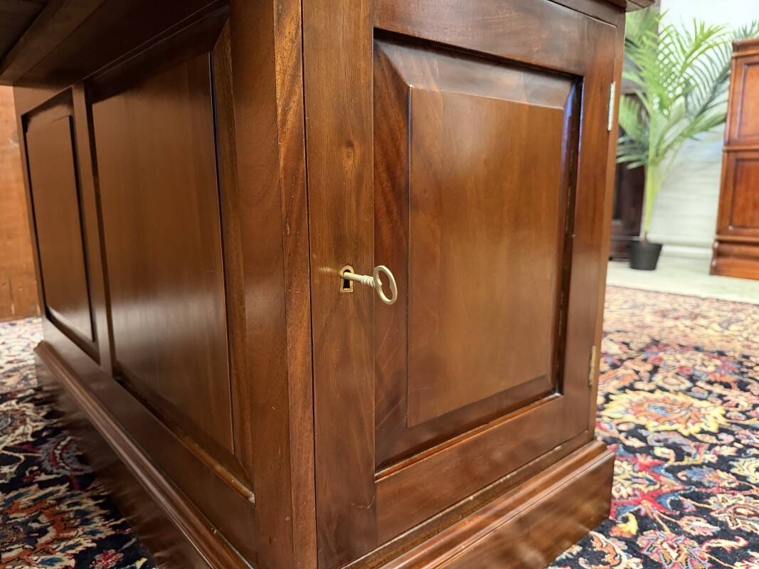 Large Classic English Desk Partnerdesk