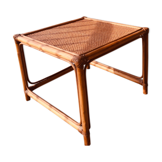Square artisan table in rattan