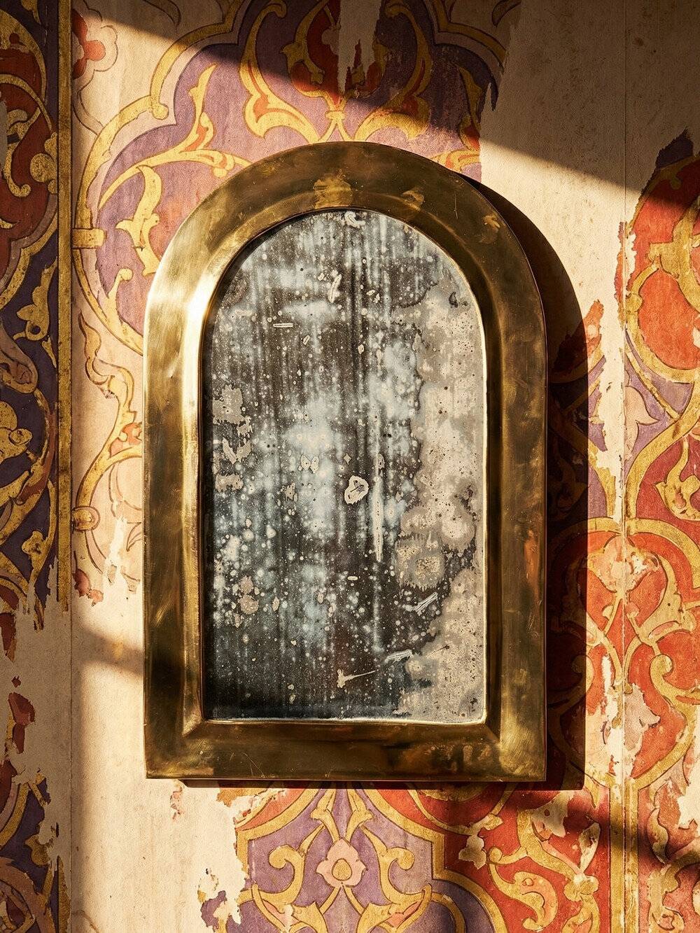 Large vintage Moroccan handcrafted wall mirror from the 1950s-70s, solid brass arch