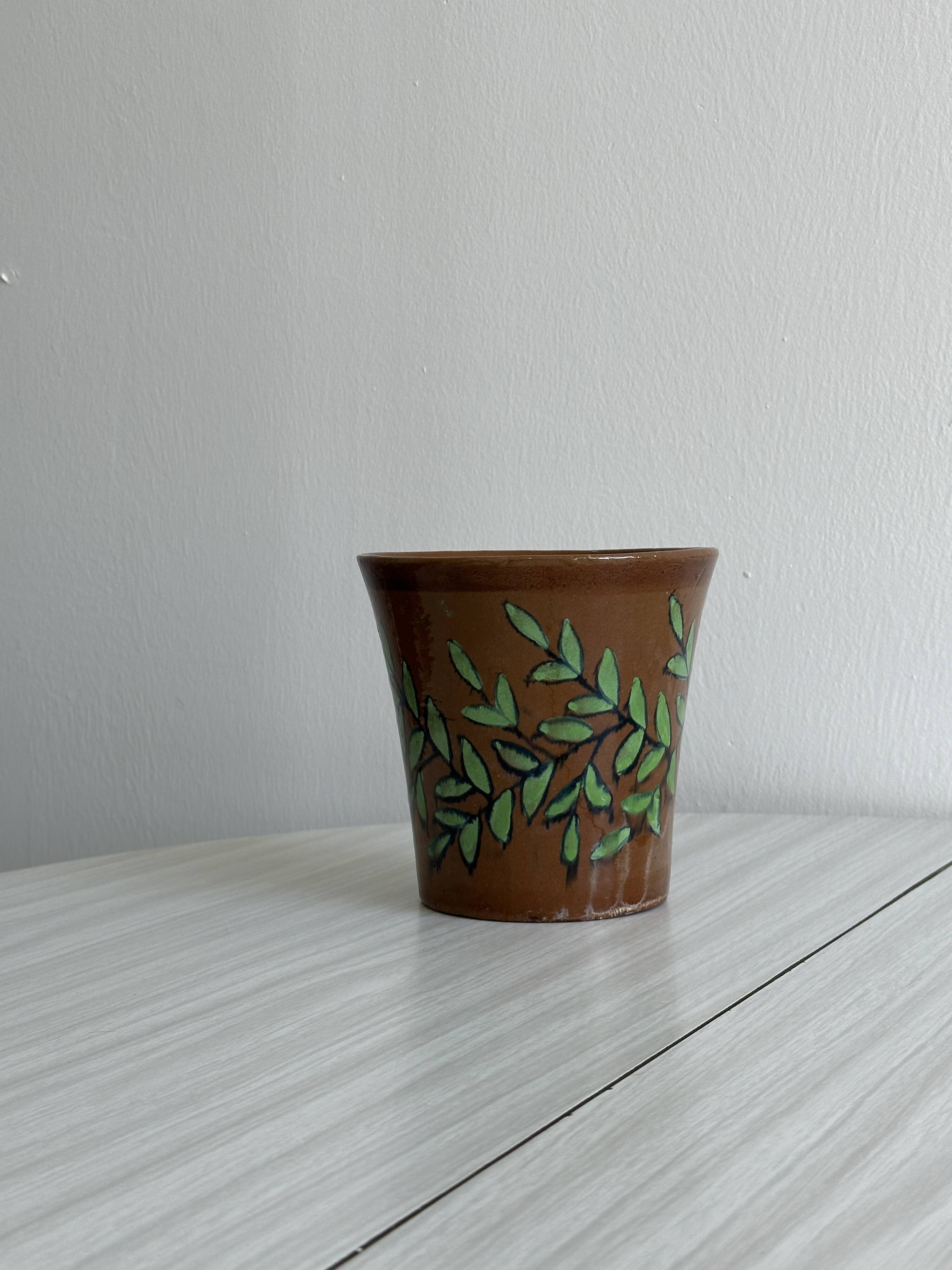 Ceramic flowerpot