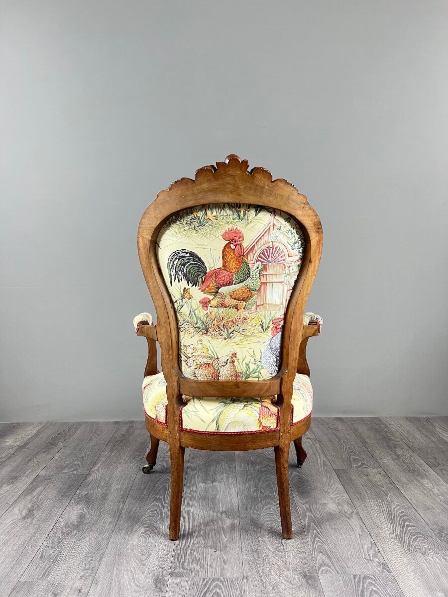 Fauteuil ancien en bois sculpté, époque Napoléon III, XIXe Siècle