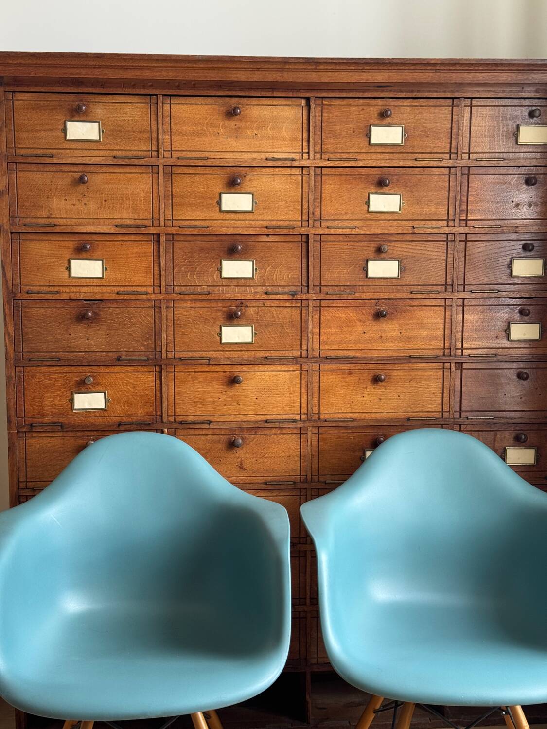 2 Vitra armchairs by Eames