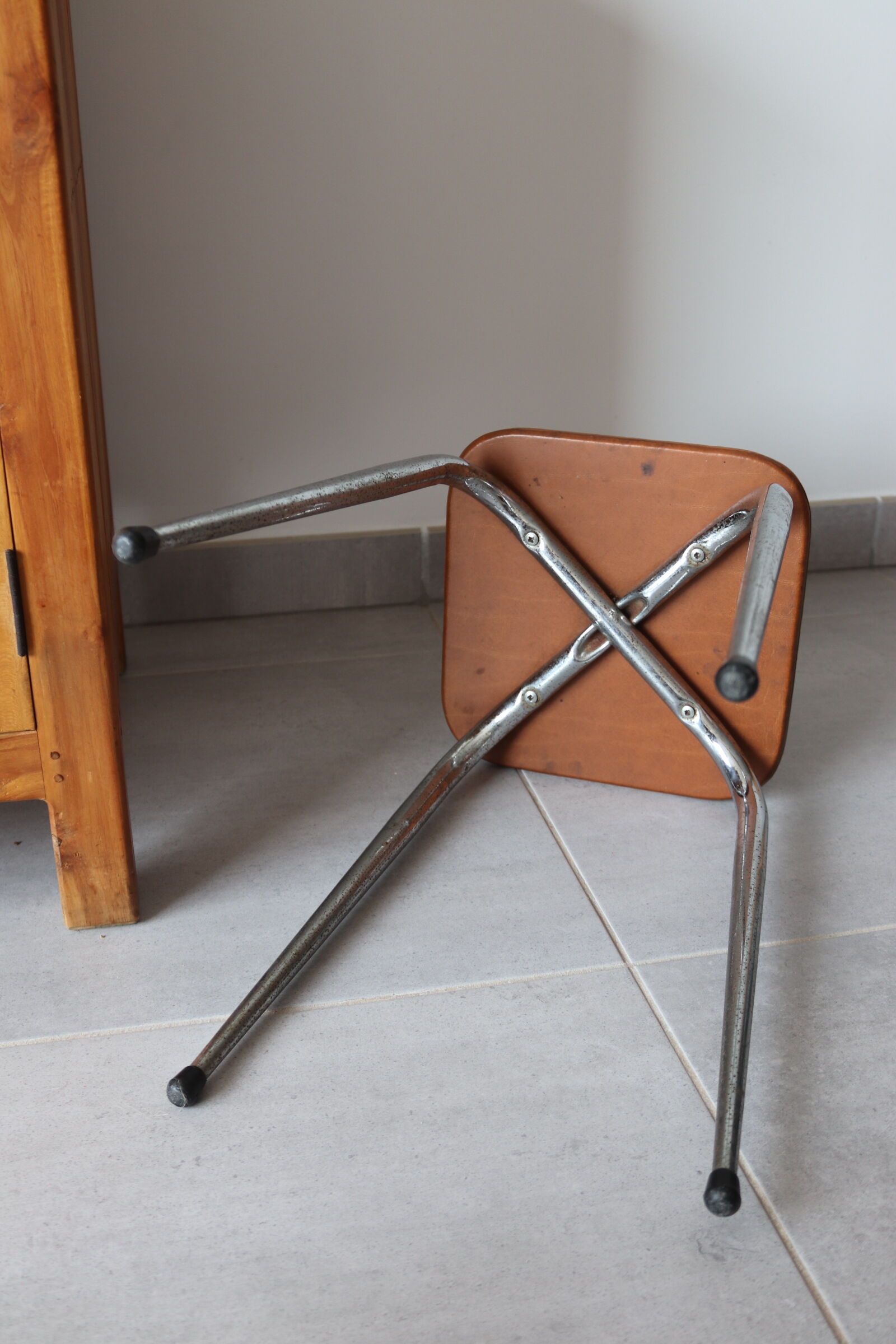Chromed metal stool and brown skai 70s