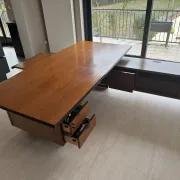 Bureau de direction d’angle vintage ciolino en bois avec retour + chai