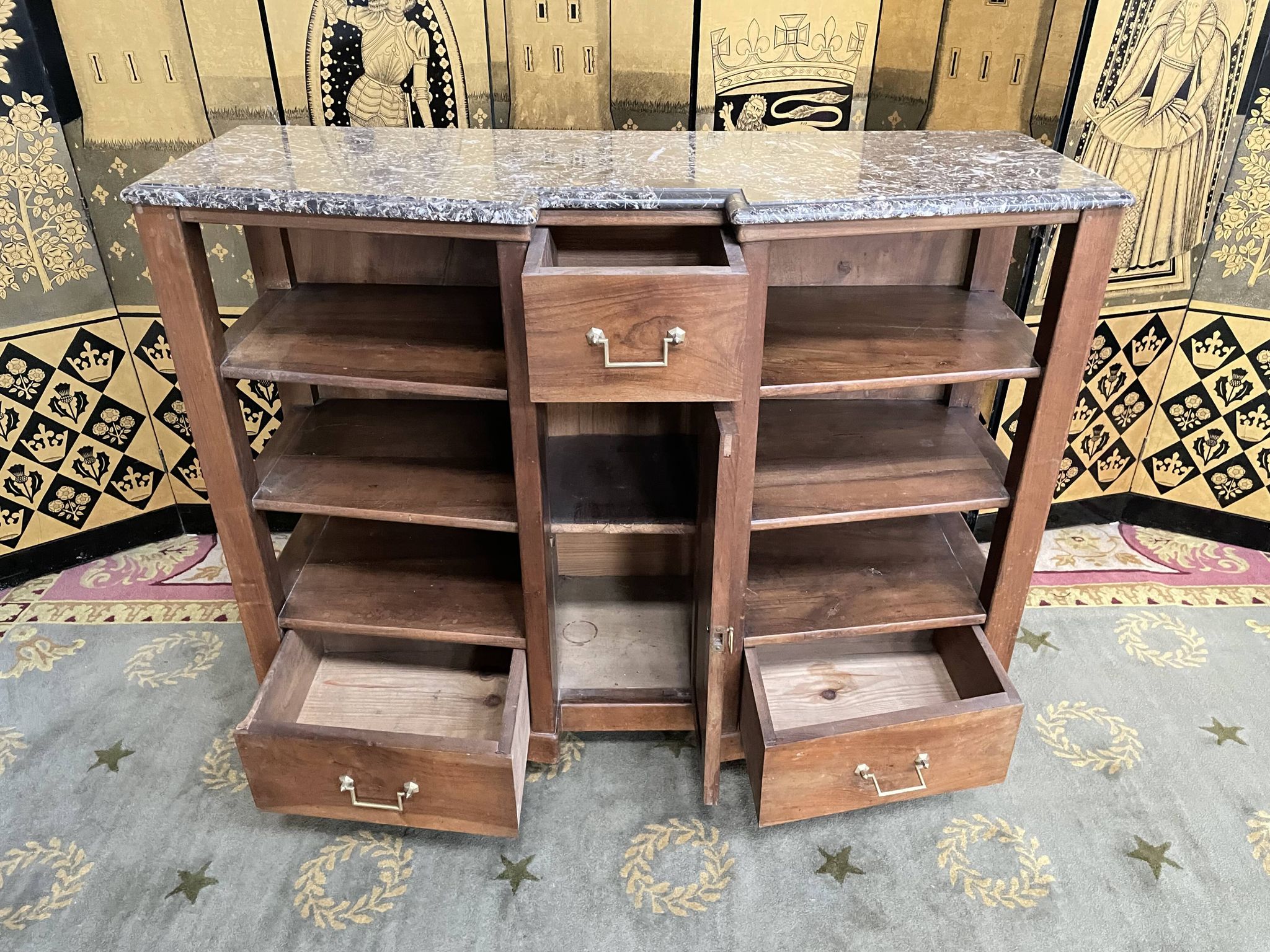 Buffet de style Louis XVI