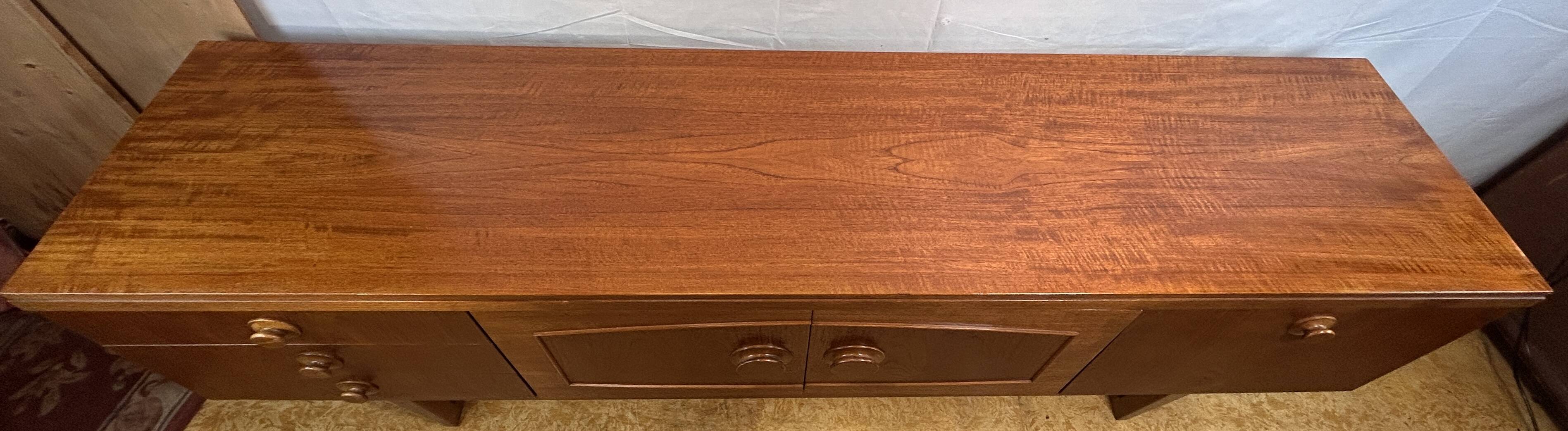 Buffet rétro vintage en teck du milieu du siècle par Beautility – Élégant des années 1960