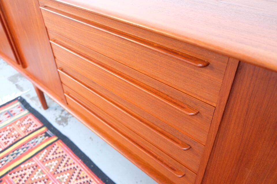 Teak sideboard in 60s/70s style, retro Danish vintage.