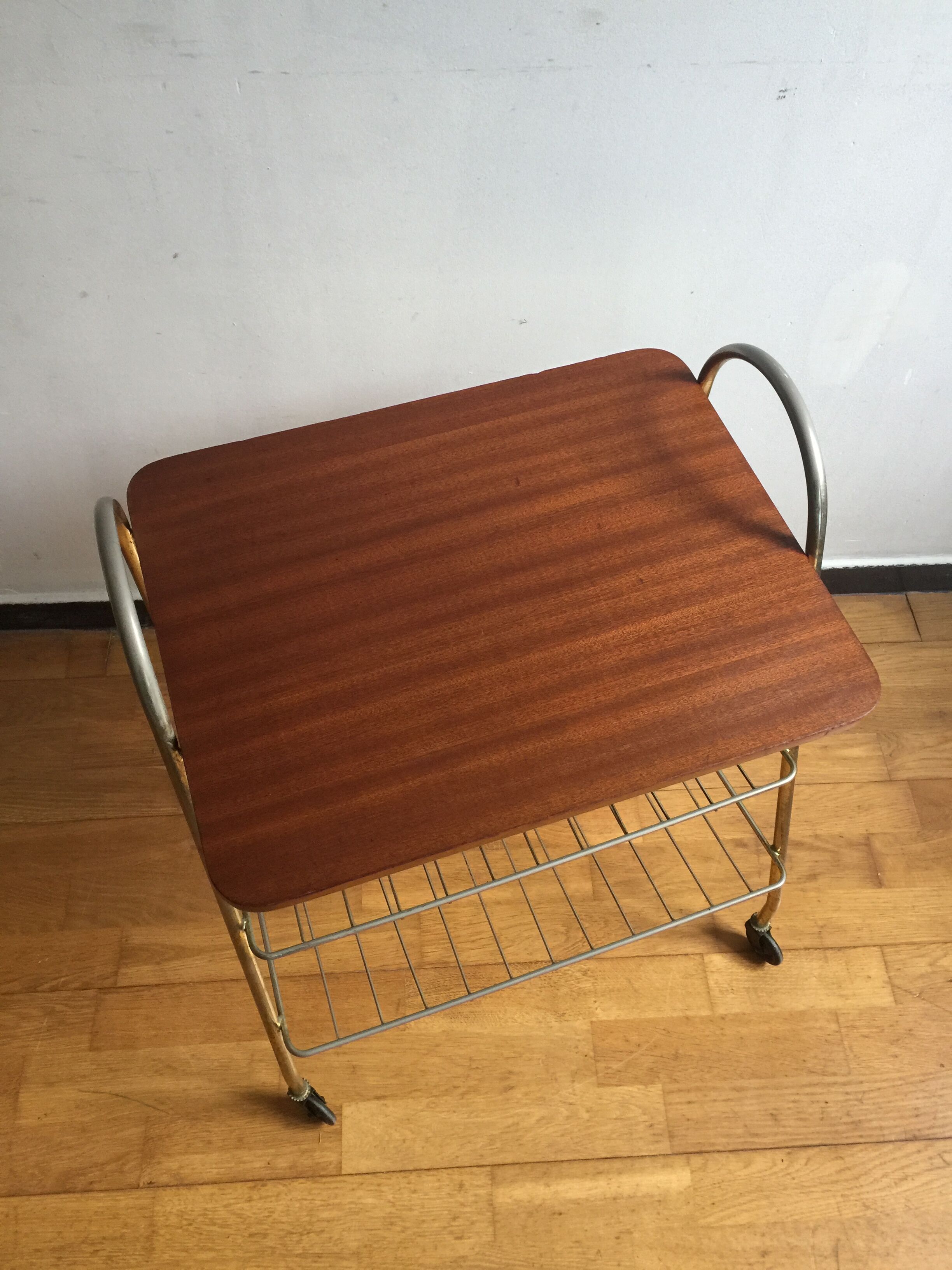 Vinyl holder service