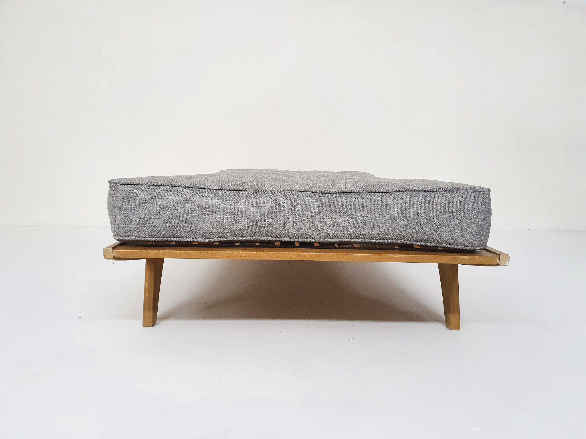Ashwood daybed by Holma, Switzerland 1950's