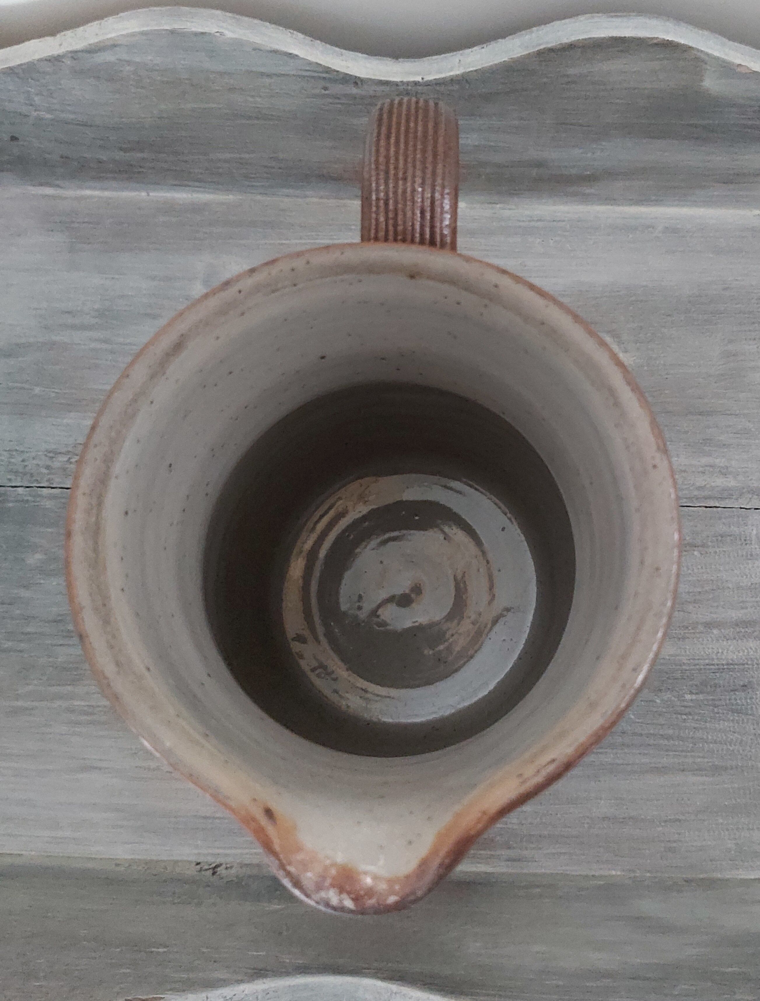 Pitcher in Berry sandstone
